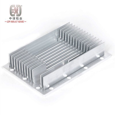 Расхладни елемент са плочастим ребрима